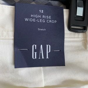 New with tags Gap wide leg crop pants.